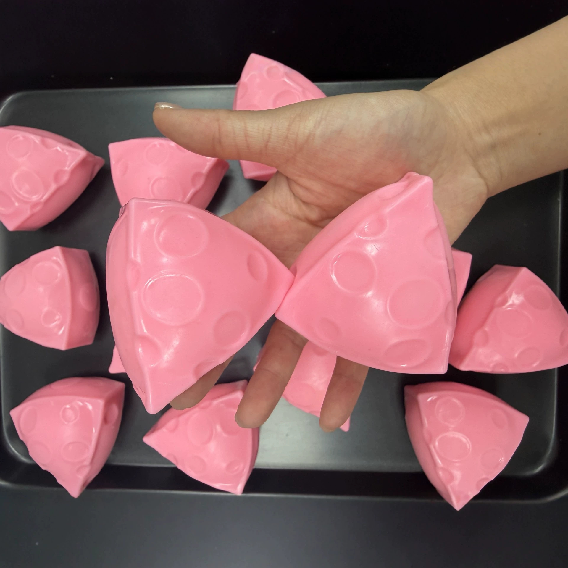 수제 크런치 치즈 모양 스퀴시 핀치 스트레스 해소 피젯 - Novelty Gifts 리뷰 및 가격